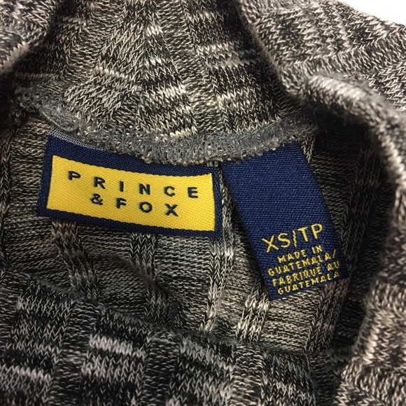 Gray Mock Ribbed Short Sleeve Top 🫶🏻 - Picture 6 of 6